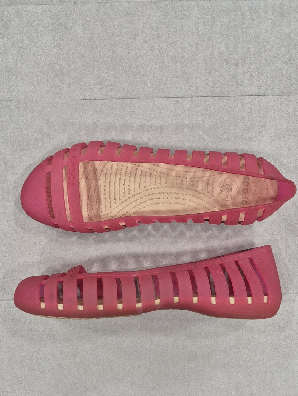 Crocs Adrina II ballet flats women's 9 fuchsia pink cutouts closed toe
